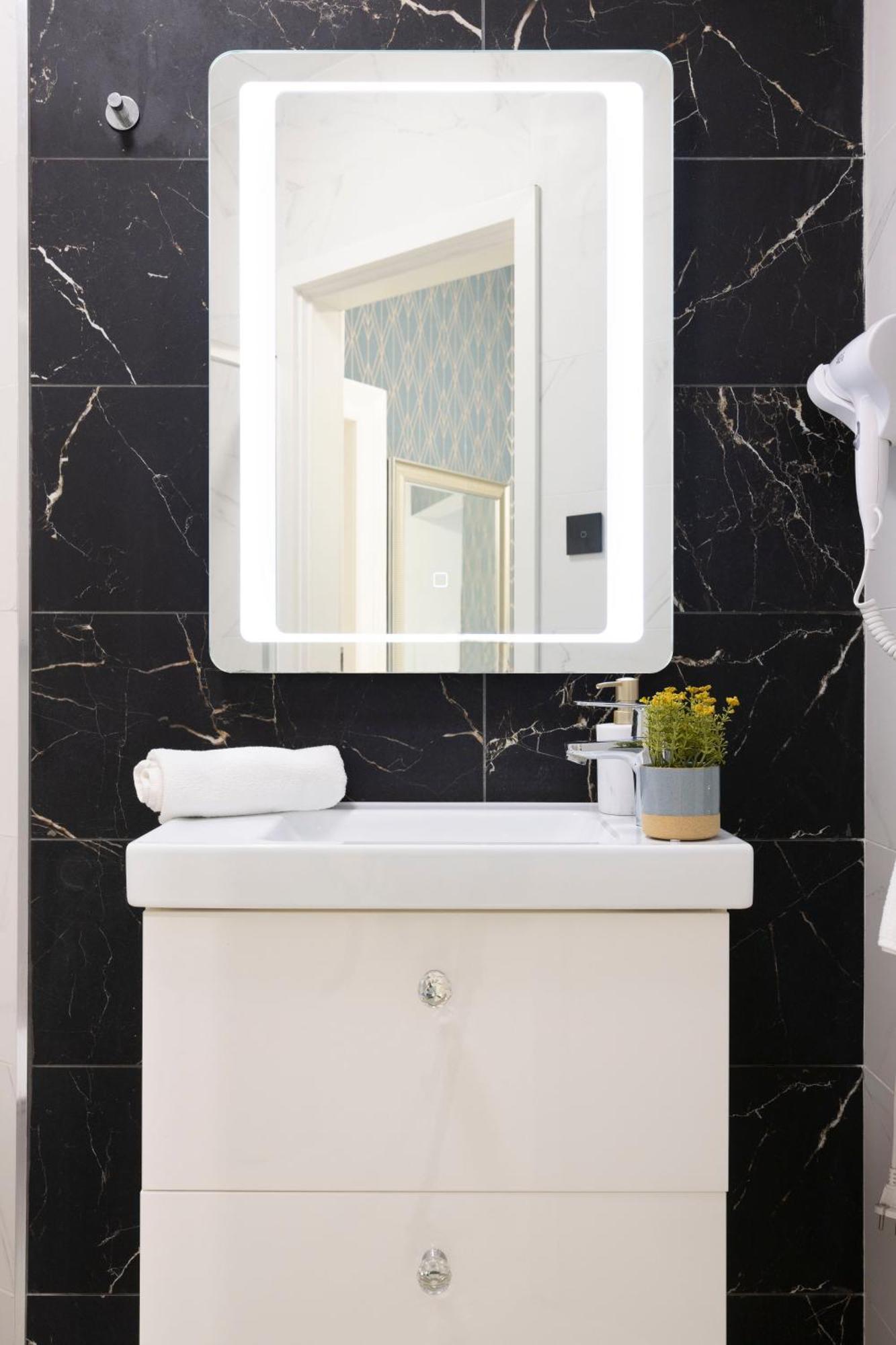 Deluxe Central Grand Residence W/ 5 Bedrms Budapest Bagian luar foto